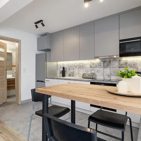 Classic & Elegant Moniuszki In By Renters Apartament