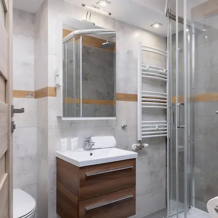 Classic & Elegant Moniuszki In By Renters Apartament *