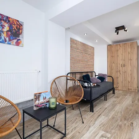 Classic & Elegant Moniuszki In By Renters Apartament