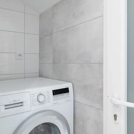 Classic & Elegant Moniuszki In By Renters